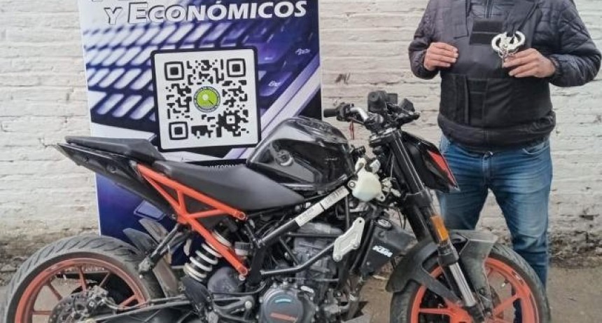 Encuentran en un descampado una moto de alta cilindrada robada