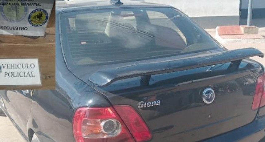 Policías truchos: circulaban en un auto con el logo 