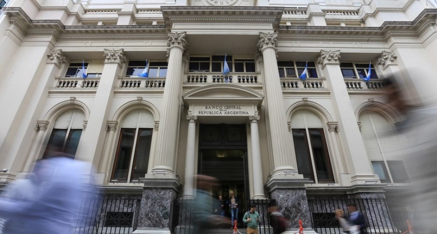 Las reservas brutas del BCRA quedaron a un paso de los US$30.000 millones luego del ingreso de dólares provenientes del FMI 