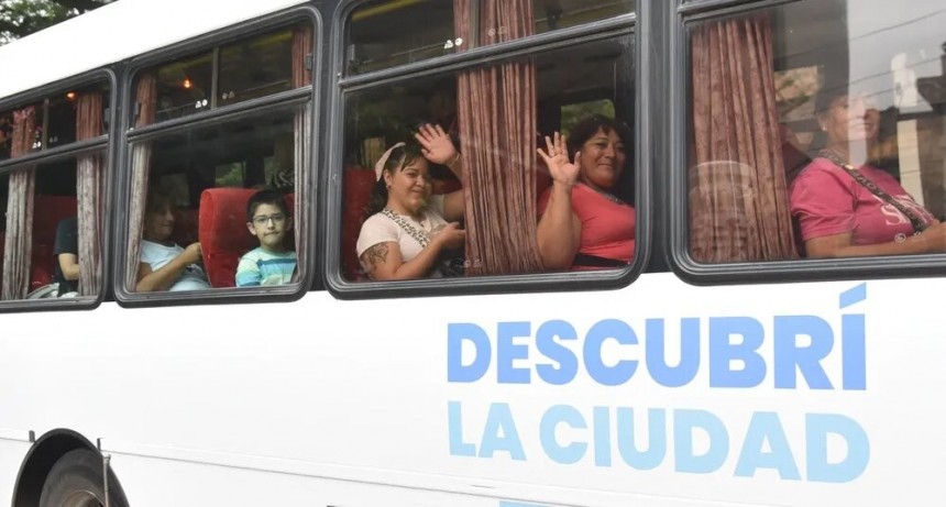 Paseos gratuitos a bordo del Bus Turístico SMT en en fin de semana largo