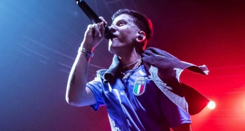 Duki echó a un fanático violento en pleno show en Italia