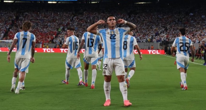 La Selección le ganó a Chile y logró el pase a cuartos de la Copa América