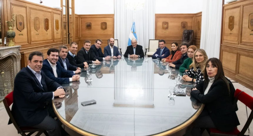 Francos y diputados radicales puntearon los votos de cara a la sesión hoy