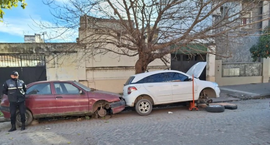 Clausuran un taller mecánico clandestino por potencial riesgo de derrumbe e incendio