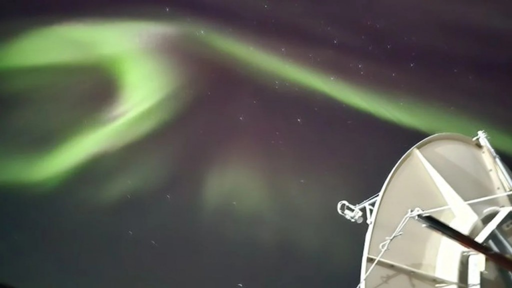 Tormenta solar desata auroras polares en el continente blanco