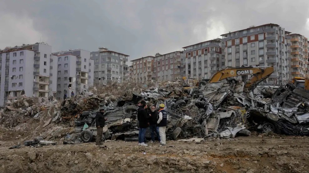 Sismo en Turquía deja una menor muerta y 69 heridos
