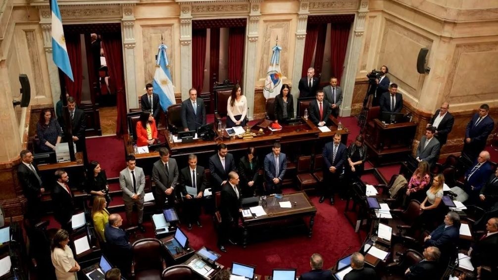 Polémica por aumento de senadores: suben a $9,5 millones