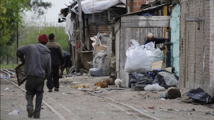 Una familia tipo necesitó $1,1 millones para no ser pobre en mayo