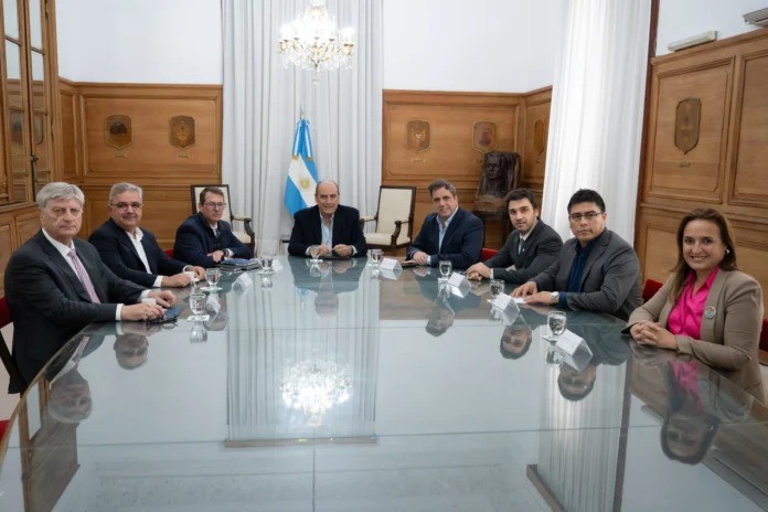 Francos y gobernadores buscan acuerdos sobre fondos provinciales
