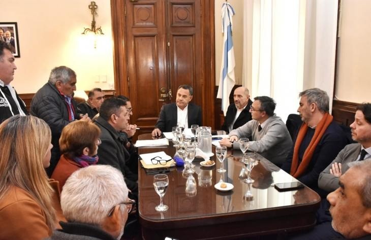 El Gobierno de Tucumán y gremios estatales reinician paritarias salariales