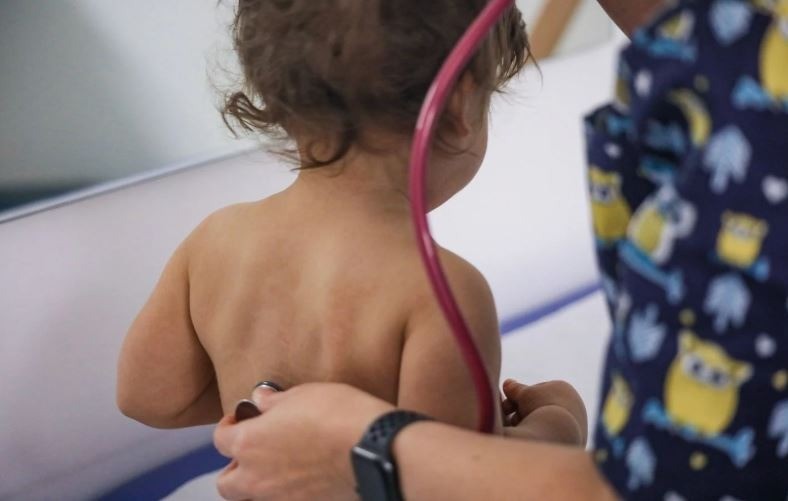 Argentina desarrolla una vacuna nasal contra la tos convulsa