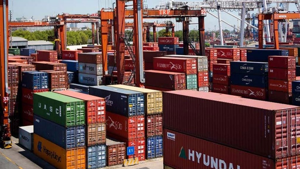Superávit comercial de US$608 millones en mayo