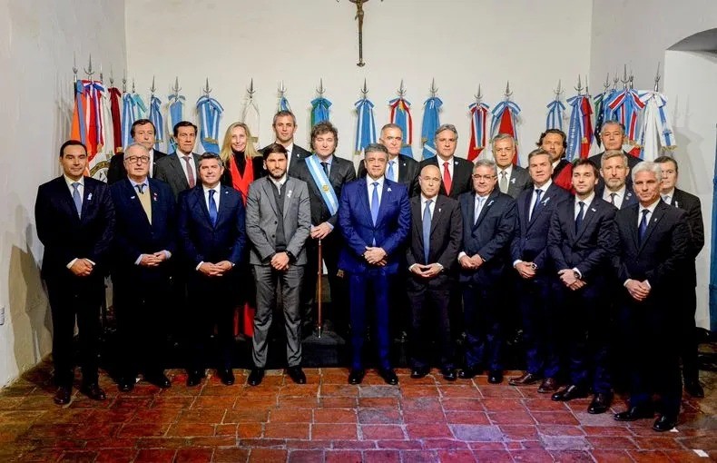 Milei activa el Consejo de Mayo con gremios y provincias