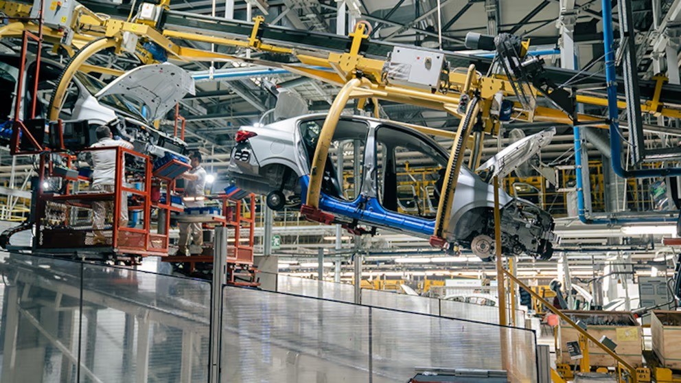La industria creció 3,9% en mayo, con fuerte impulso automotor