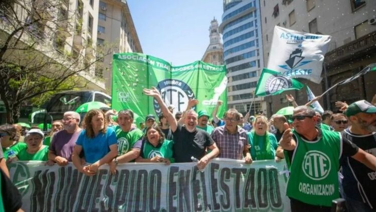La Justicia frena la eliminación del feriado estatal y ATE celebra