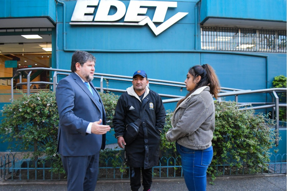 Carlos Ale gestionó ante EDET la instalación de medidores eléctricos para 60 familias de B° Autopista Sur