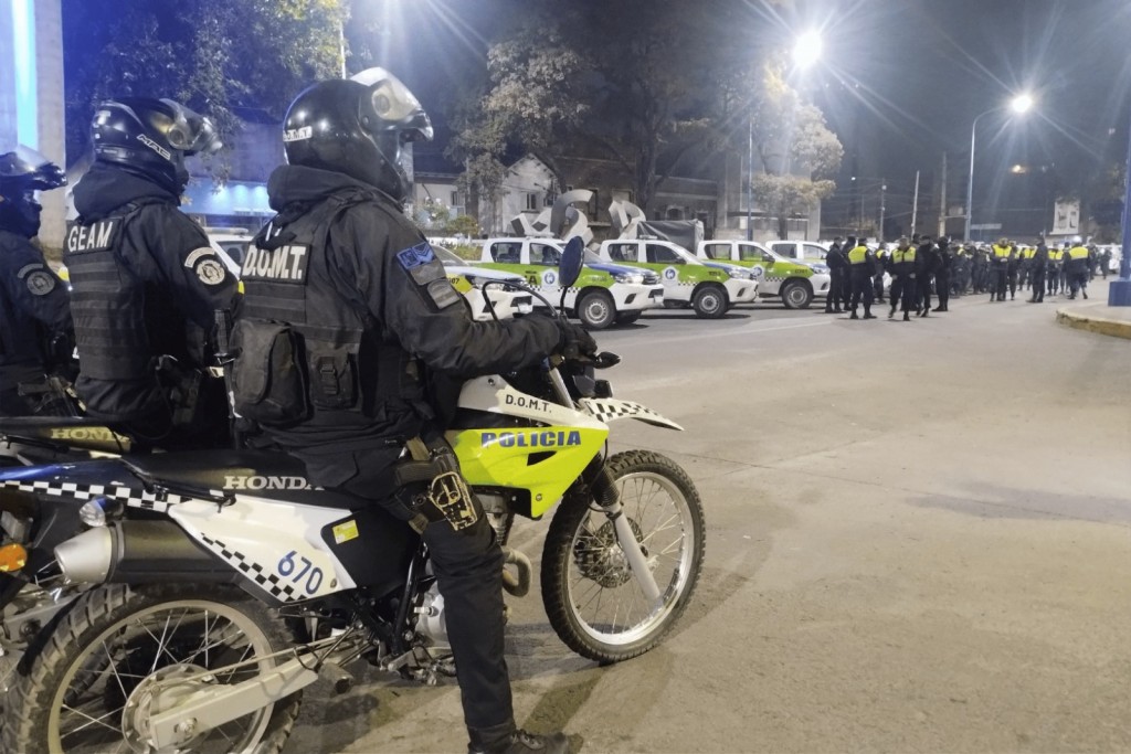 Refuerzan operativos en zonas rojas de la capital tucumana