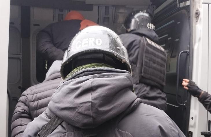 Con operativo policial, llevan a exfuncionarios de Alberdi a la cárcel de Benjamín Paz