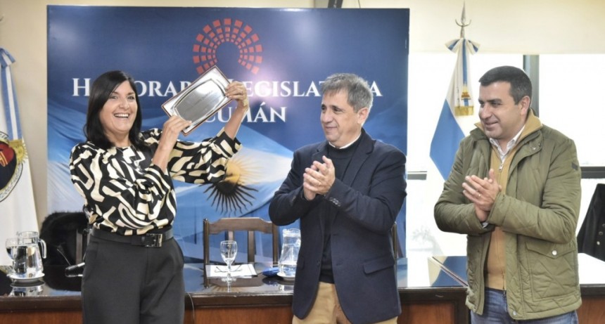 La Legislatura distingue a Stella Maris Quiroga por su 
