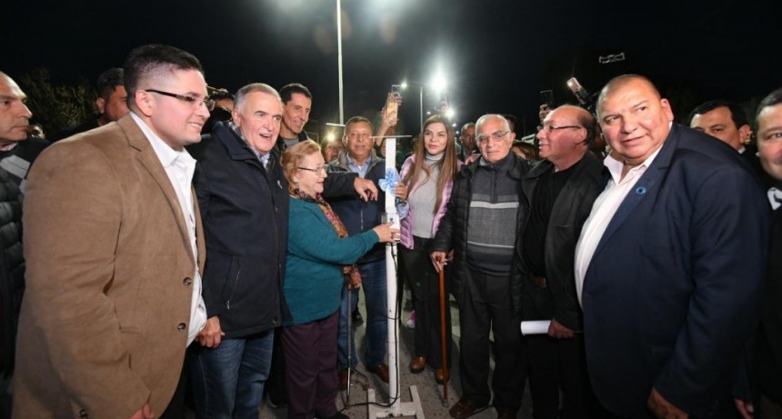 Jaldo inauguró obras en Santa Rosa de Leales