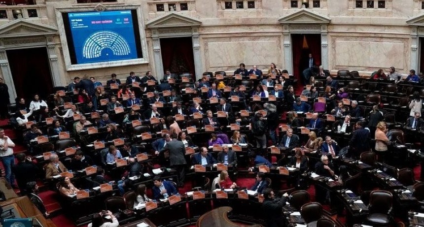 Polémica por aumento a jubilaciones: Gobierno amenaza con veto