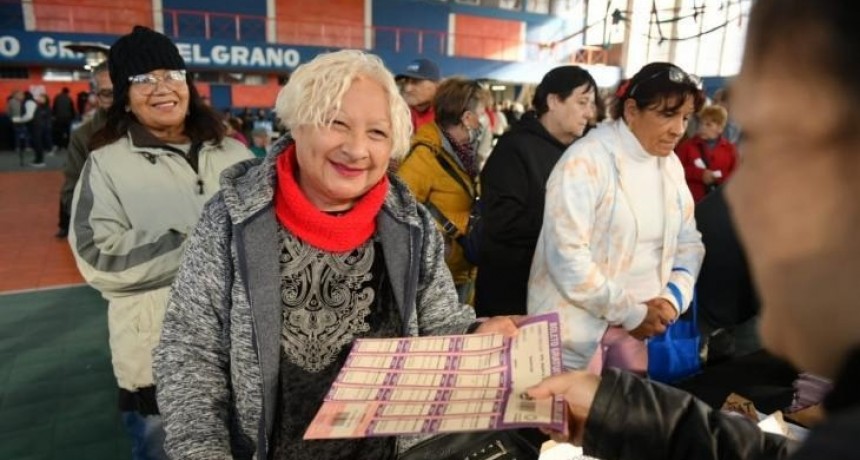 Extienden entrega de boletos gratuitos para jubilados