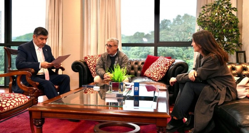 Acevedo analiza apoyo a instituciones de discapacidad en crisis