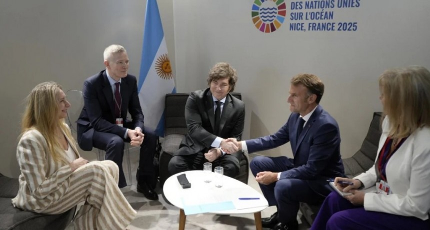 Milei sorprende en cumbre climática y logra acuerdos con Francia