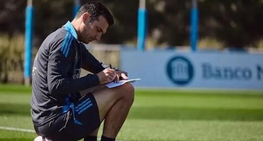 Scaloni prueba variantes ante Colombia en el Monumental
