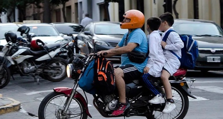 Estudian cómo incrementar el uso de casco en entornos escolares