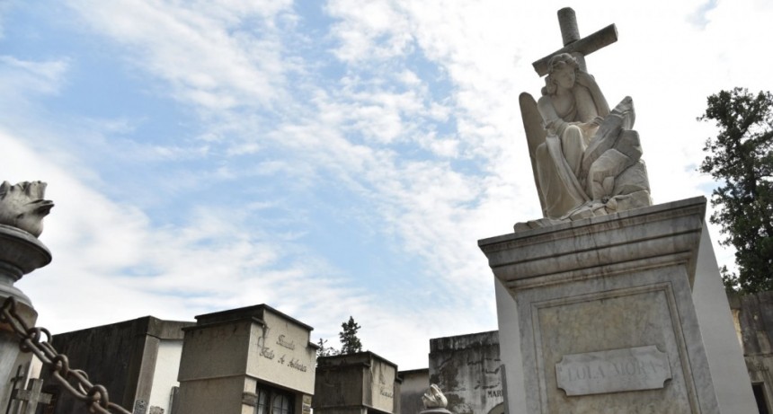 El domingo los cementerios municipales abrirán en horario corrido