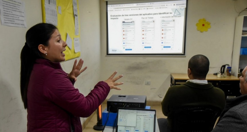 Capacitan a empleados municipales en IA para mejorar la empleabilidad