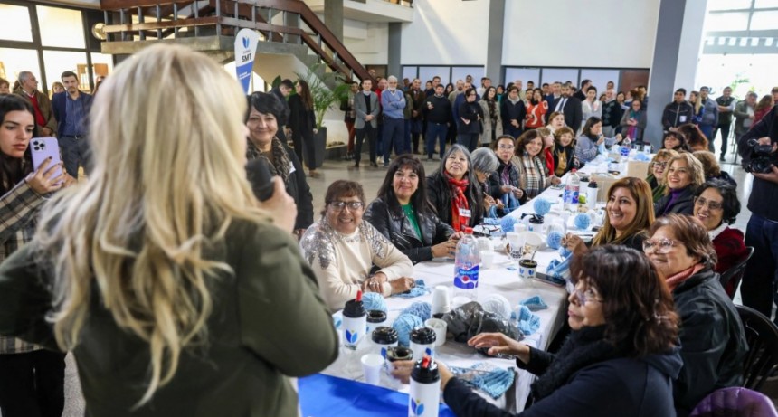 Solidaridad tejida en celeste y blanco: lanzan campaña de abrigo para estudiantes