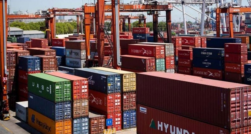 Superávit comercial de US$608 millones en mayo