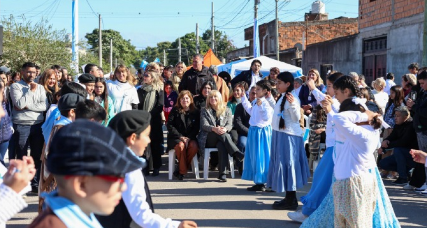 Chahla lideró festejos patrios en el barrio 20 de Junio