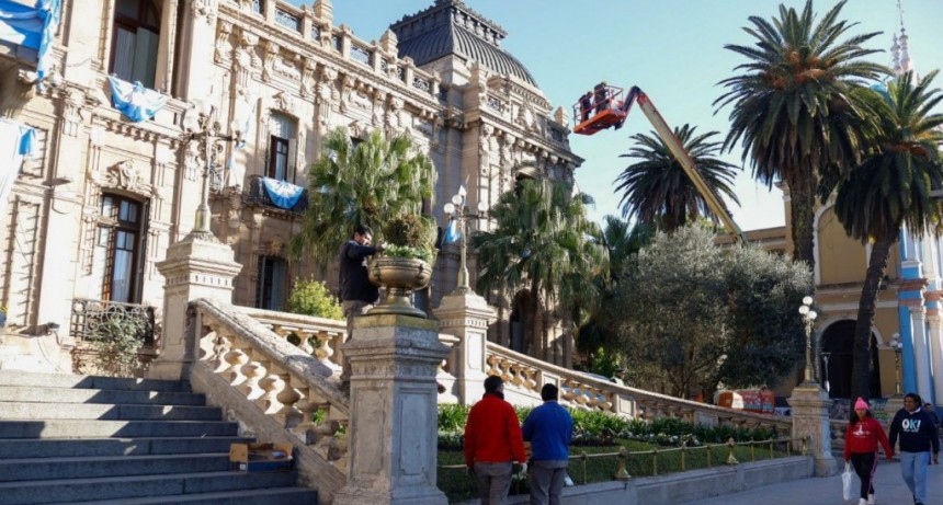 Casa de Gobierno de Tucumán: avanzan tareas de puesta en valor con métodos no abrasivos