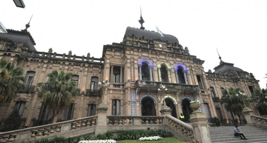 Tras DNU nacional, Tucumán trabajará normal este viernes