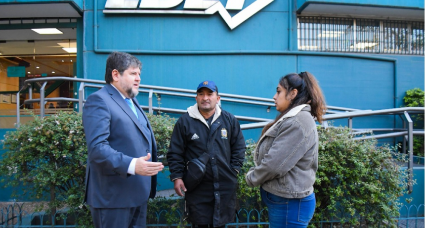 Carlos Ale gestionó ante EDET la instalación de medidores eléctricos para 60 familias de B° Autopista Sur