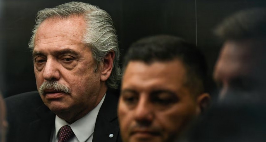Fiscalía pide llevar a juicio a Alberto Fernández por violencia de género