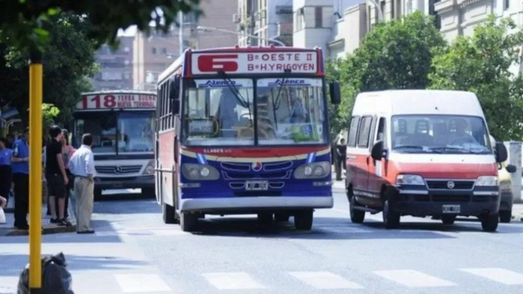 Empresarios del transporte y UTA se reunieron sin acuerdo y el gremio no descarta un paro desde el viernes