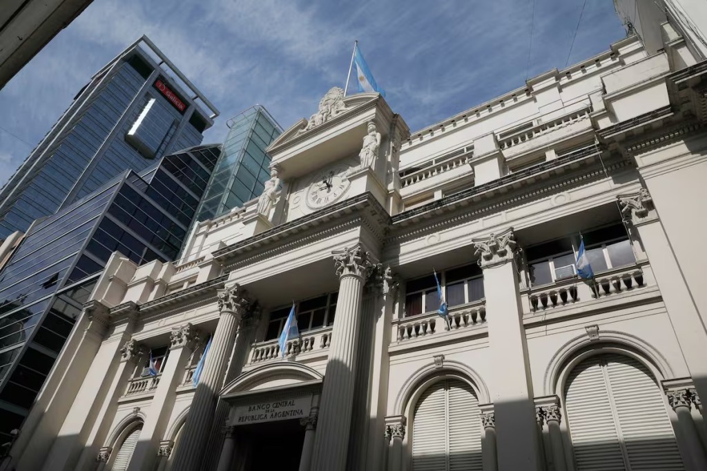 El BCRA ya compr&oacute; US$10.020 millones en 2026 y cumpli&oacute; la meta anual