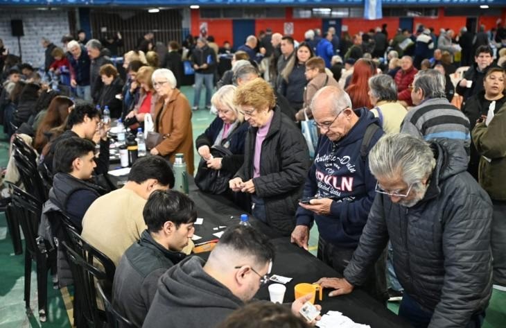 Boleto gratuito para jubilados en Tucum&aacute;n: extienden el operativo de entrega hasta el lunes 8 de junio en el Complejo Belgrano