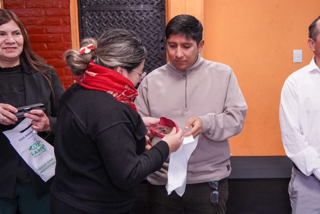 El municipio de Banda del R&iacute;o Sal&iacute; entreg&oacute; anteojos sociales a vecinos en el marco del programa &ldquo;Mirada al Futuro&rdquo;