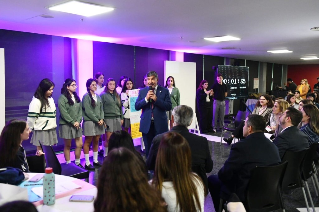 La Legislatura abri&oacute; una nueva edici&oacute;n de Hackear Tucum&aacute;n y apuesta a transformar ideas de estudiantes en leyes