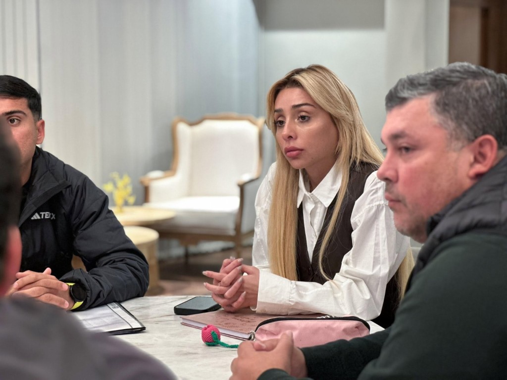 Un legislador, un concejal y un ex candidato denunciaron a la intendenta de Graneros por comprar dos lotes en un country con m&aacute;s de un mill&oacute;n de d&oacute;lares en efectivo