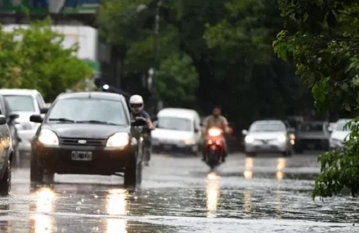 Lluvias persistentes de hasta 50 mil&iacute;metros afectar&aacute;n a 16 departamentos de Tucum&aacute;n este jueves por la ma&ntilde;ana
