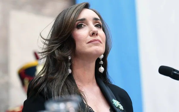 Victoria Villarruel cruz&oacute; a Manuel Adorni por su declaraci&oacute;n jurada: &ldquo;Me parece una verg&uuml;enza su accionar&rdquo;