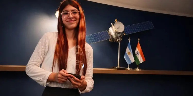 Una joven tucumana de 18 a&ntilde;os representar&aacute; a la Argentina en la construcci&oacute;n de un sat&eacute;lite lunar en la India