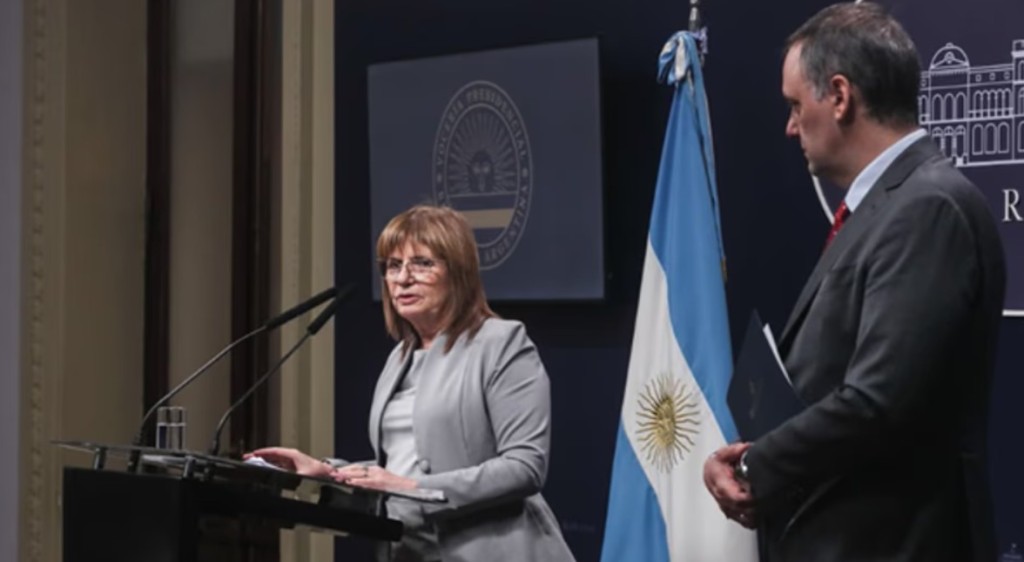 Bullrich calific&oacute; como "omisi&oacute;n &eacute;tica" la declaraci&oacute;n jurada de Adorni y volvi&oacute; a marcar distancia del jefe de Gabinete