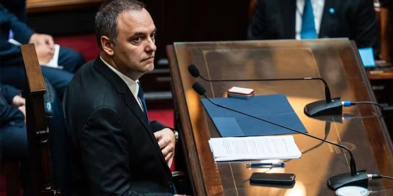 Adorni anunci&oacute; su informe de gesti&oacute;n en el Senado para julio, pero Villarruel y el PRO reclaman que lo haga en junio
